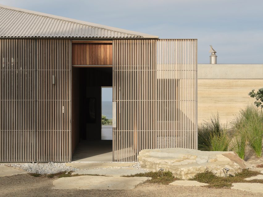 Double Courtyard House by Roberts Gray Architects