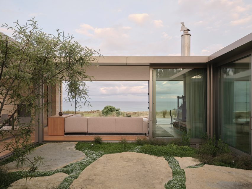 Double Courtyard House by Roberts Gray Architects