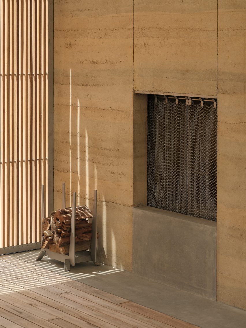 Double Courtyard House by Roberts Gray Architects