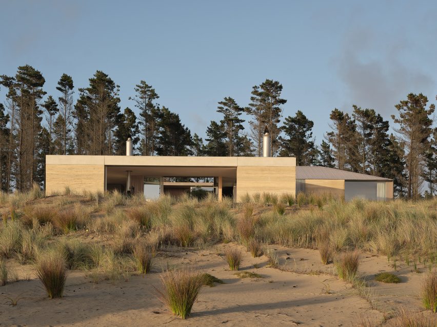 Double Courtyard House by Roberts Gray Architects