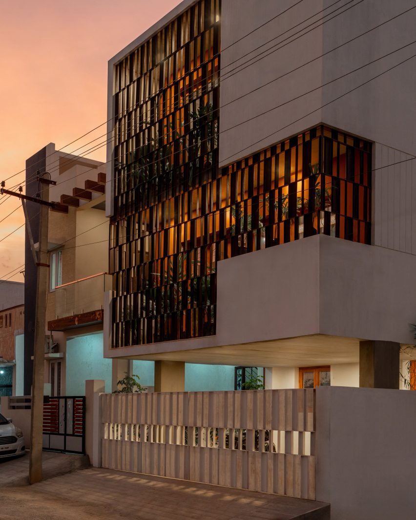 Splitscape Residence by SpaceDNA steel facade