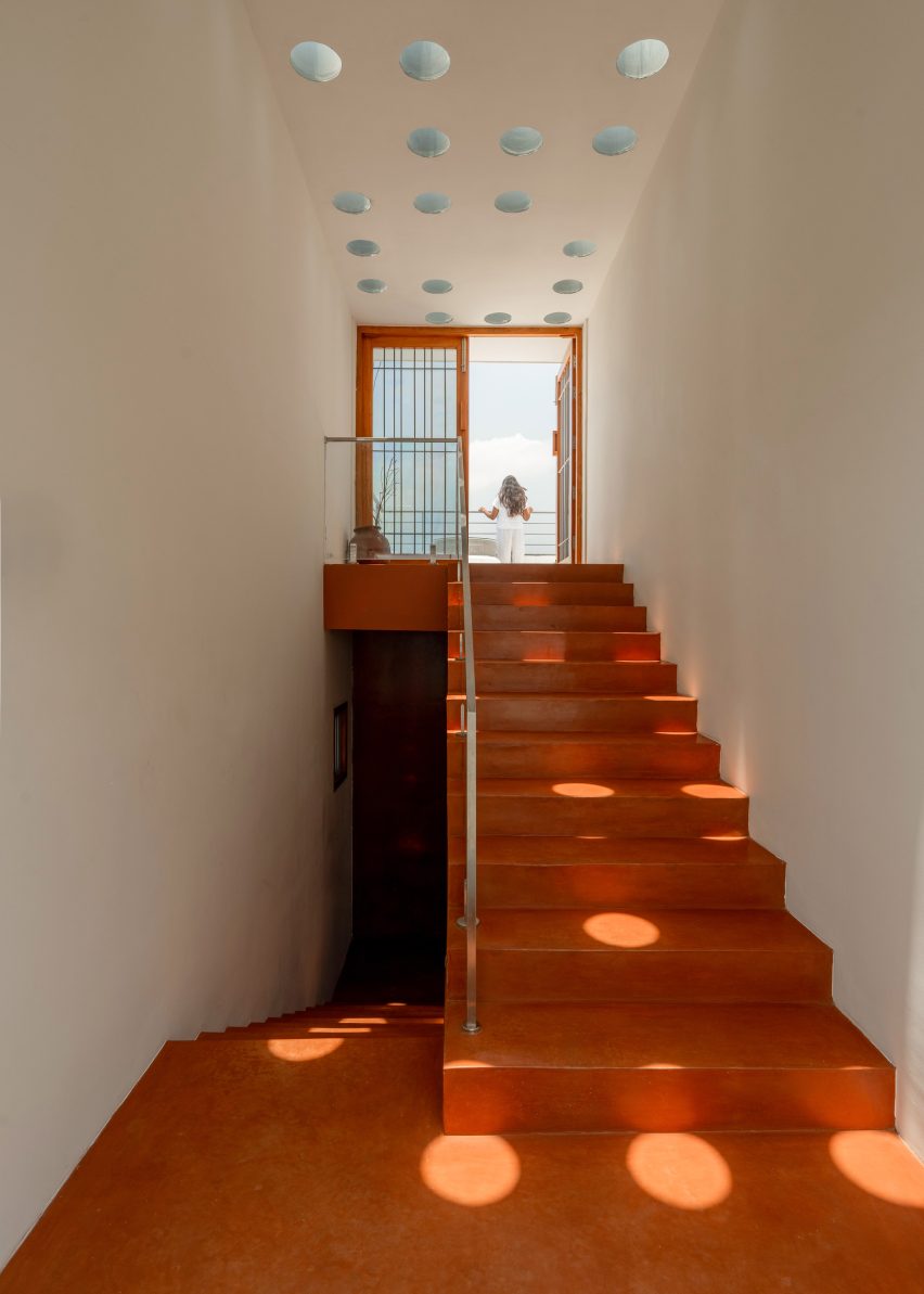 Splitscape Residence by SpaceDNA terrace level
