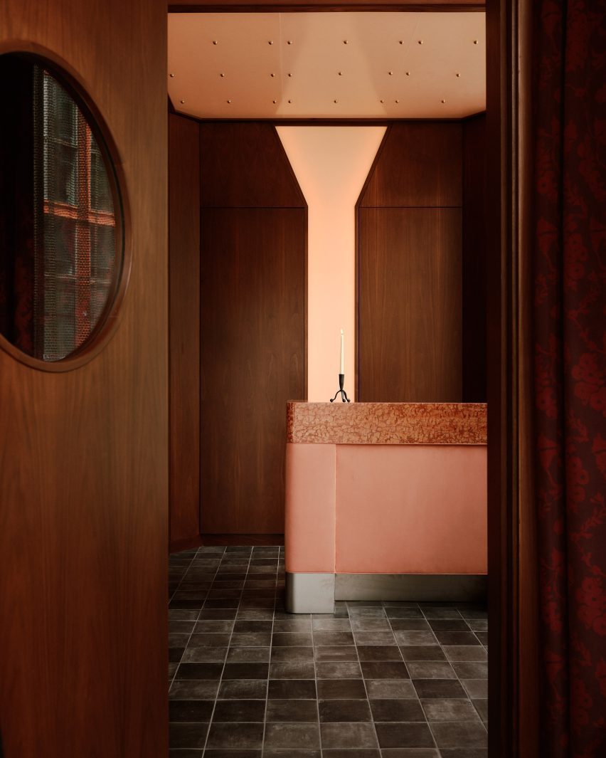 Uchi DC by Islyn Studio