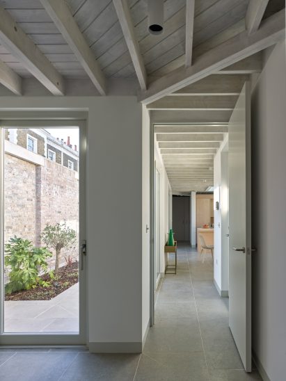 IBLA Walled Courtyard house interior
