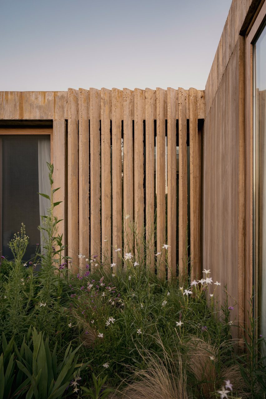 Casa JR by Gonzalo Bardach
