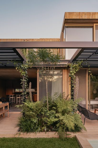 Casa JR by Gonzalo Bardach