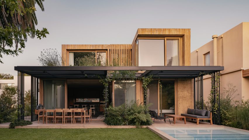 Casa JR by Gonzalo Bardach