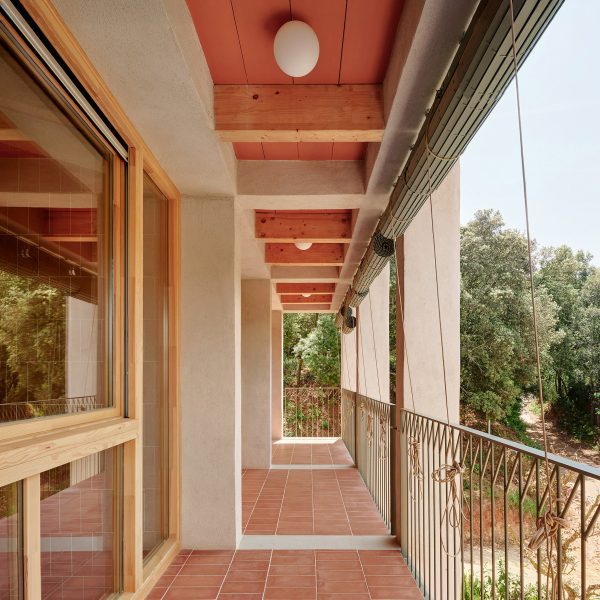 Casa Juià by NUA arquitectures near Gavarres mountain range