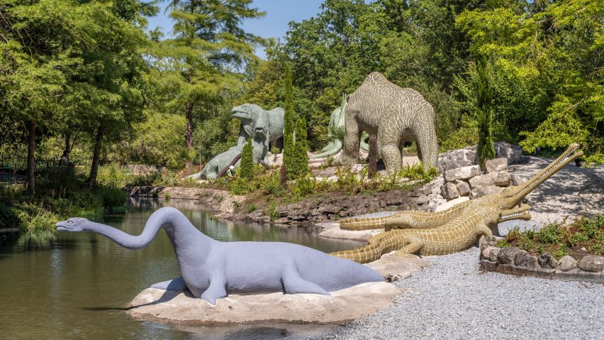 Crystal Palace dinosaurs renovated