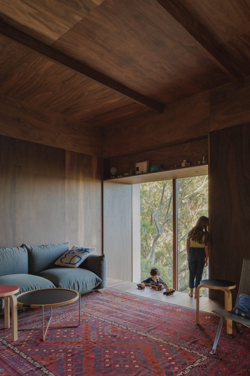 wood-panelled interior in EA House by Bokey Grant