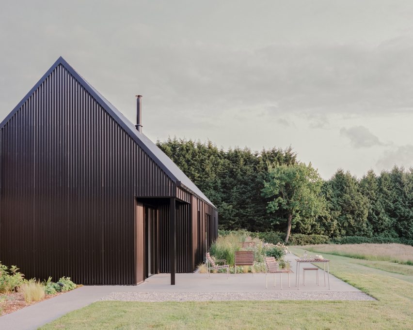 House in a Clearing by TaylorHare Architects