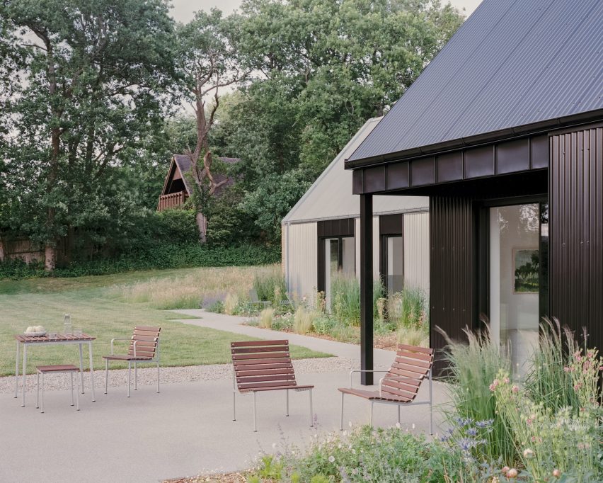 House in a Clearing by TaylorHare Architects