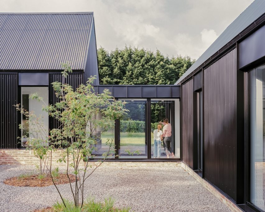 House in a Clearing by TaylorHare Architects
