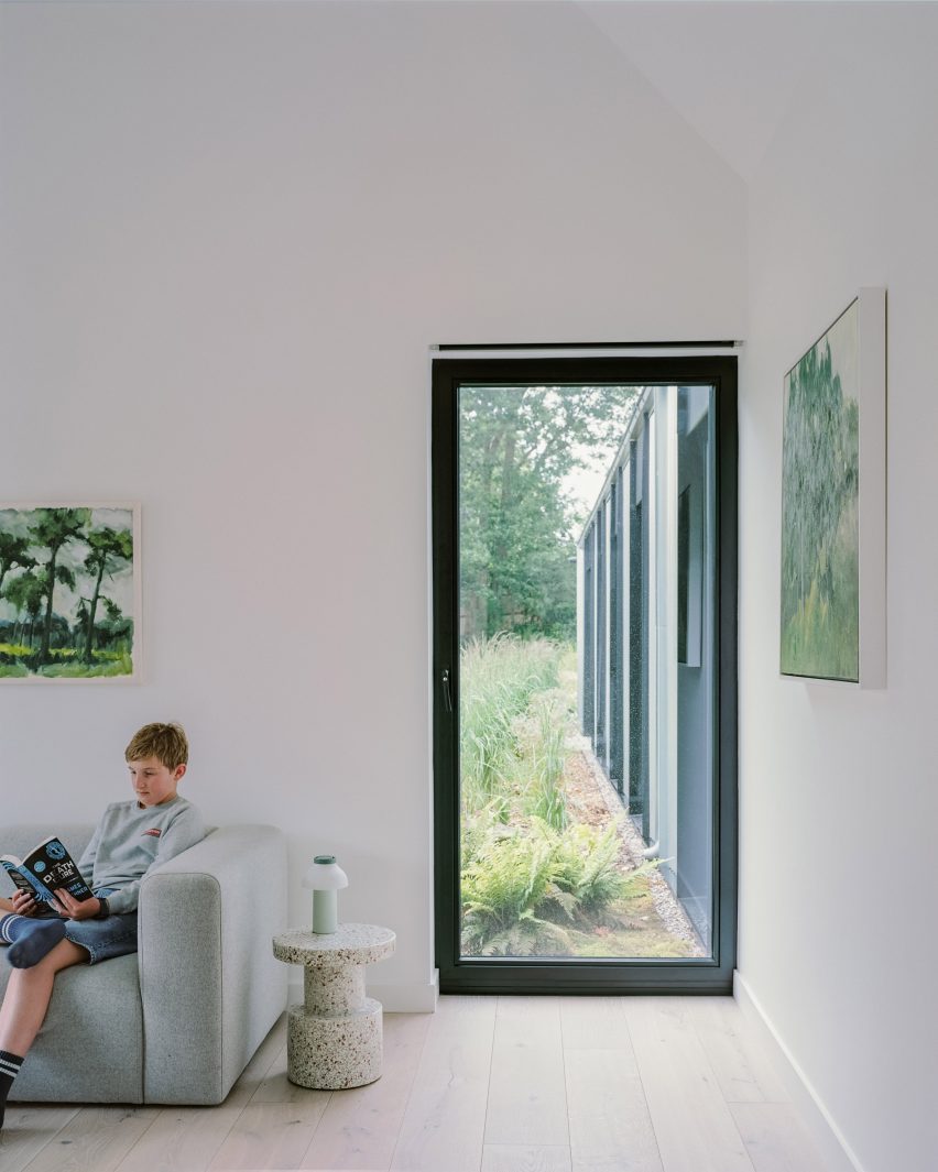 House in a Clearing by TaylorHare Architects