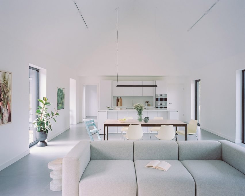 House in a Clearing by TaylorHare Architects