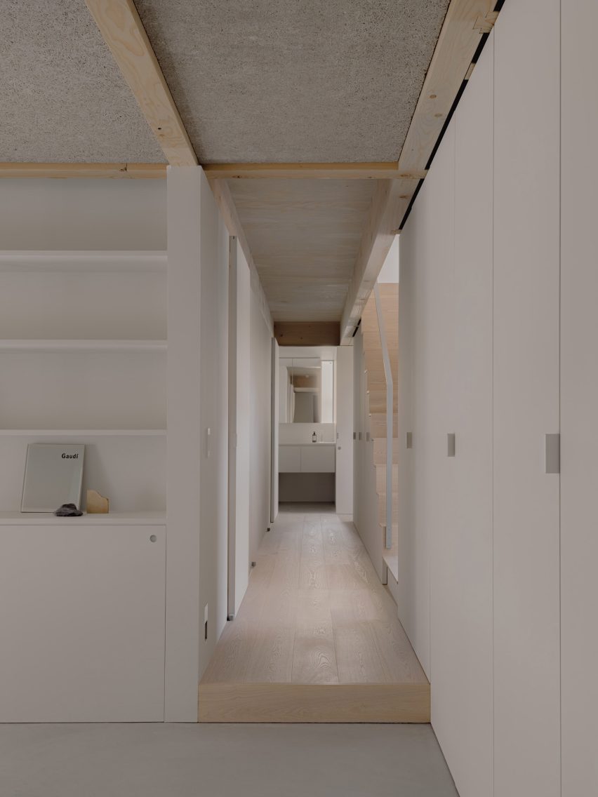 House in Kinuta by Kenta Hirayama