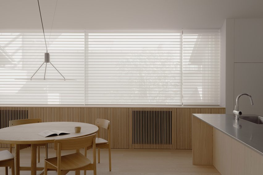 House in Kinuta by Kenta Hirayama