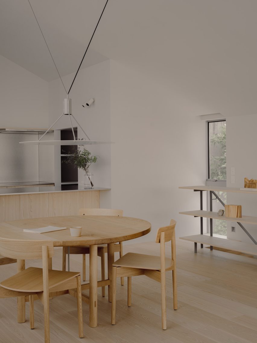 House in Kinuta by Kenta Hirayama
