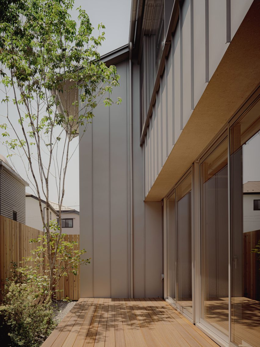 House in Kinuta by Kenta Hirayama