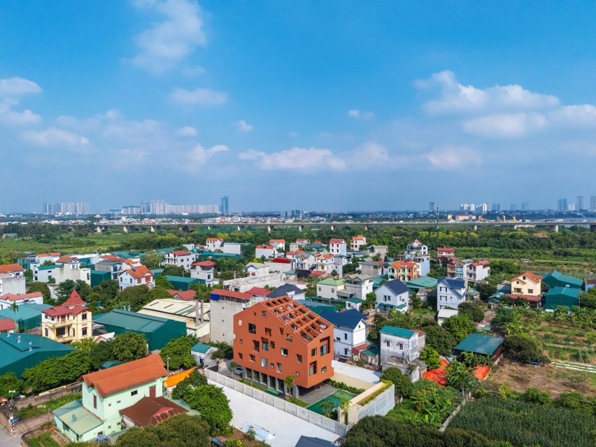 Multi-generational home in Vietnam by Inrestudio