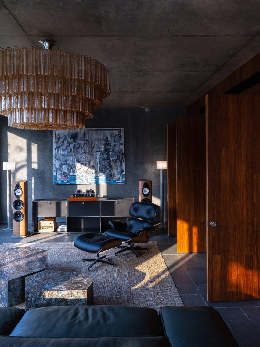 Multi-generational home in Vietnam by Inrestudio