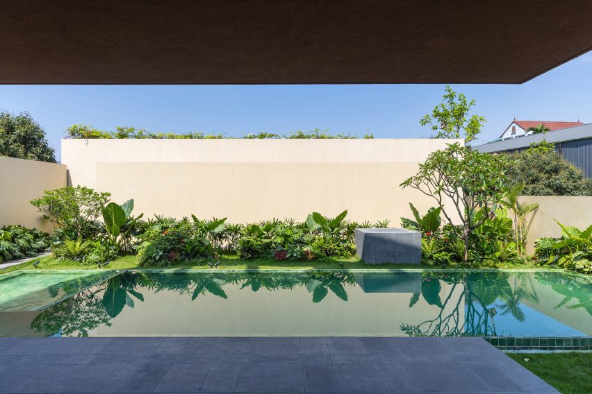 Multi-generational home in Vietnam by Inrestudio