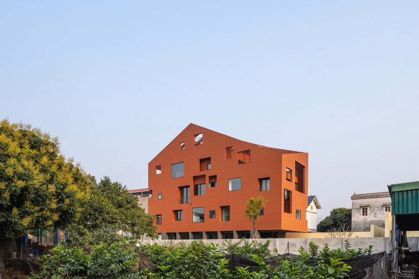 Multi-generational home in Vietnam by Inrestudio