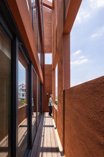 Multi-generational home in Vietnam by Inrestudio