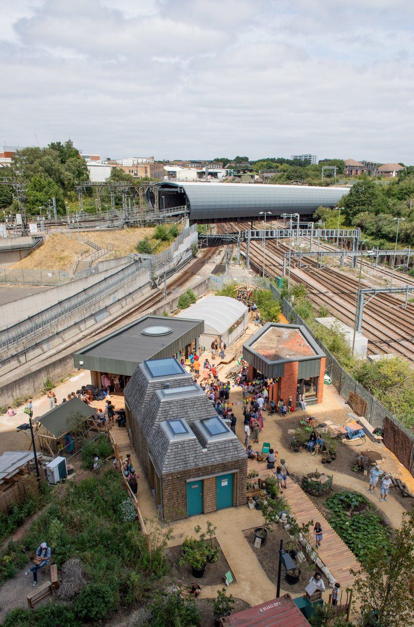 Triangle Site by Jan Kattein Architects