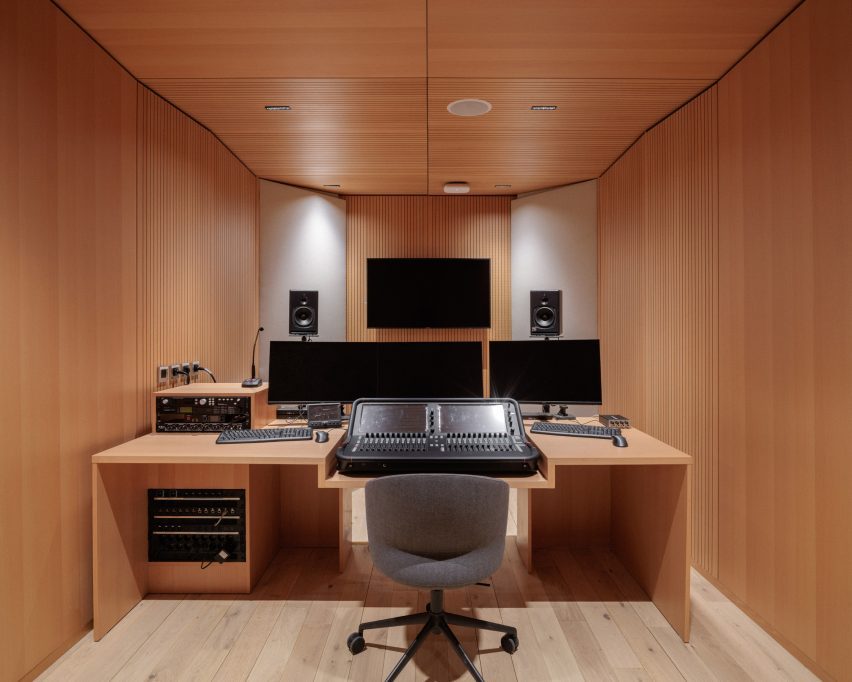 La Source Vive concert hall by PCA-Stream