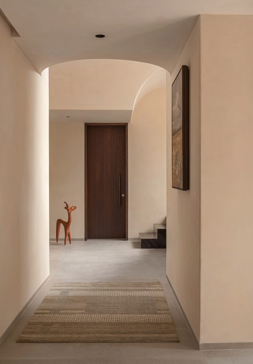 LJ House by Studio Saransh