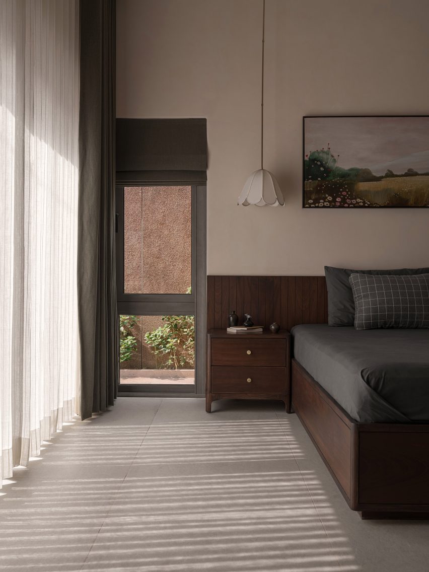 LJ House by Studio Saransh