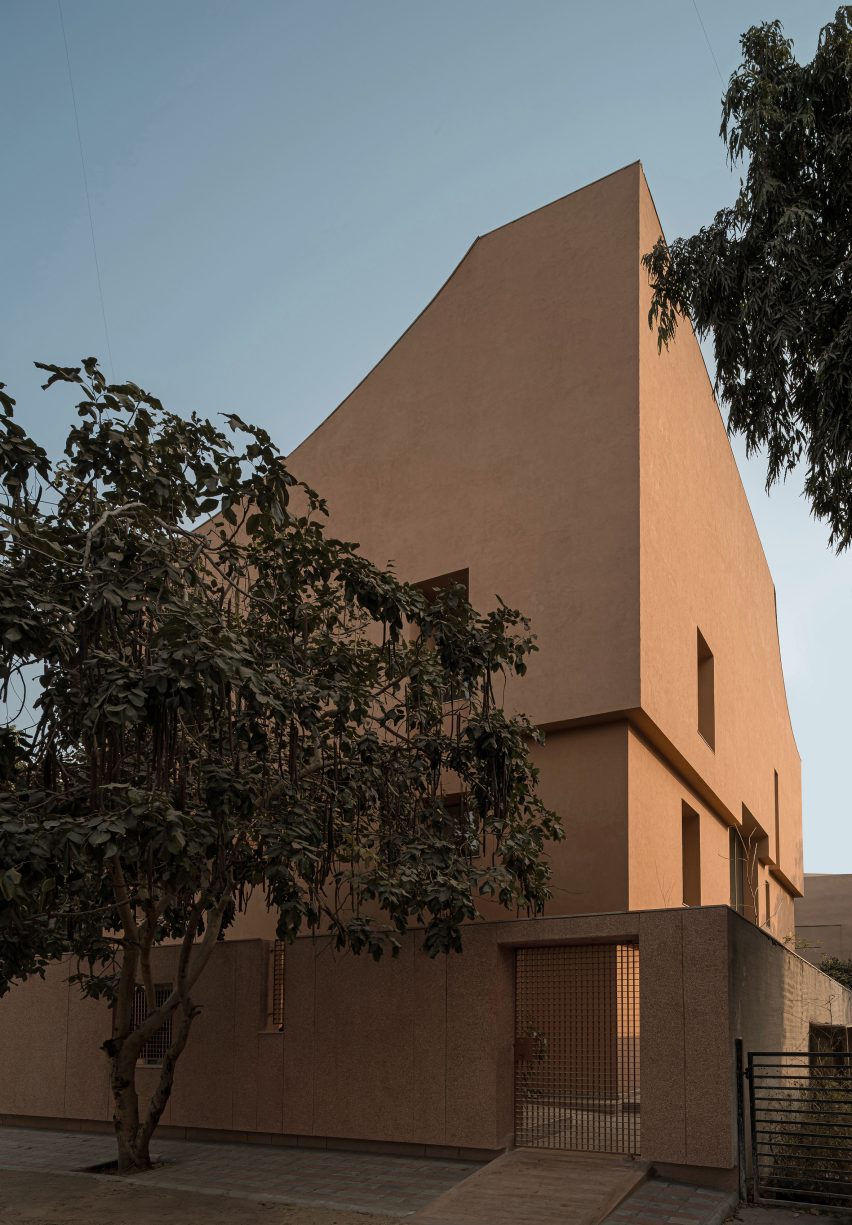 LJ House by Studio Saransh