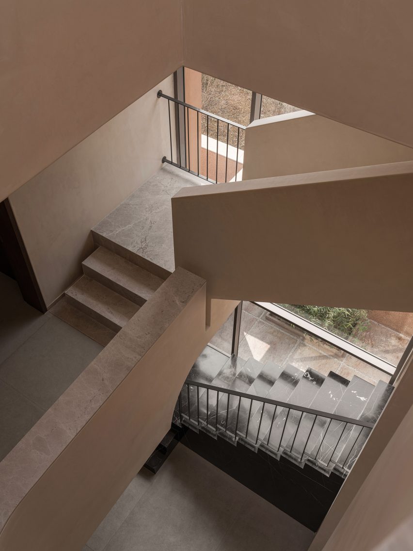 LJ House by Studio Saransh