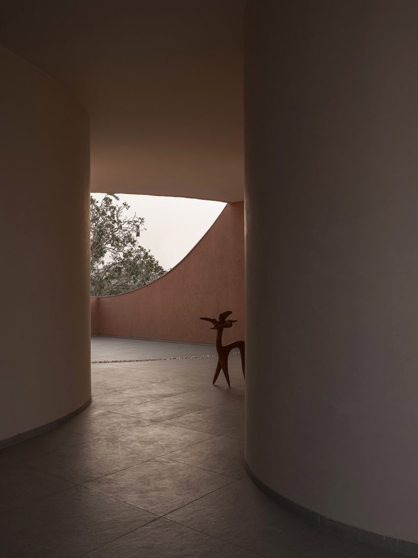 LJ House by Studio Saransh