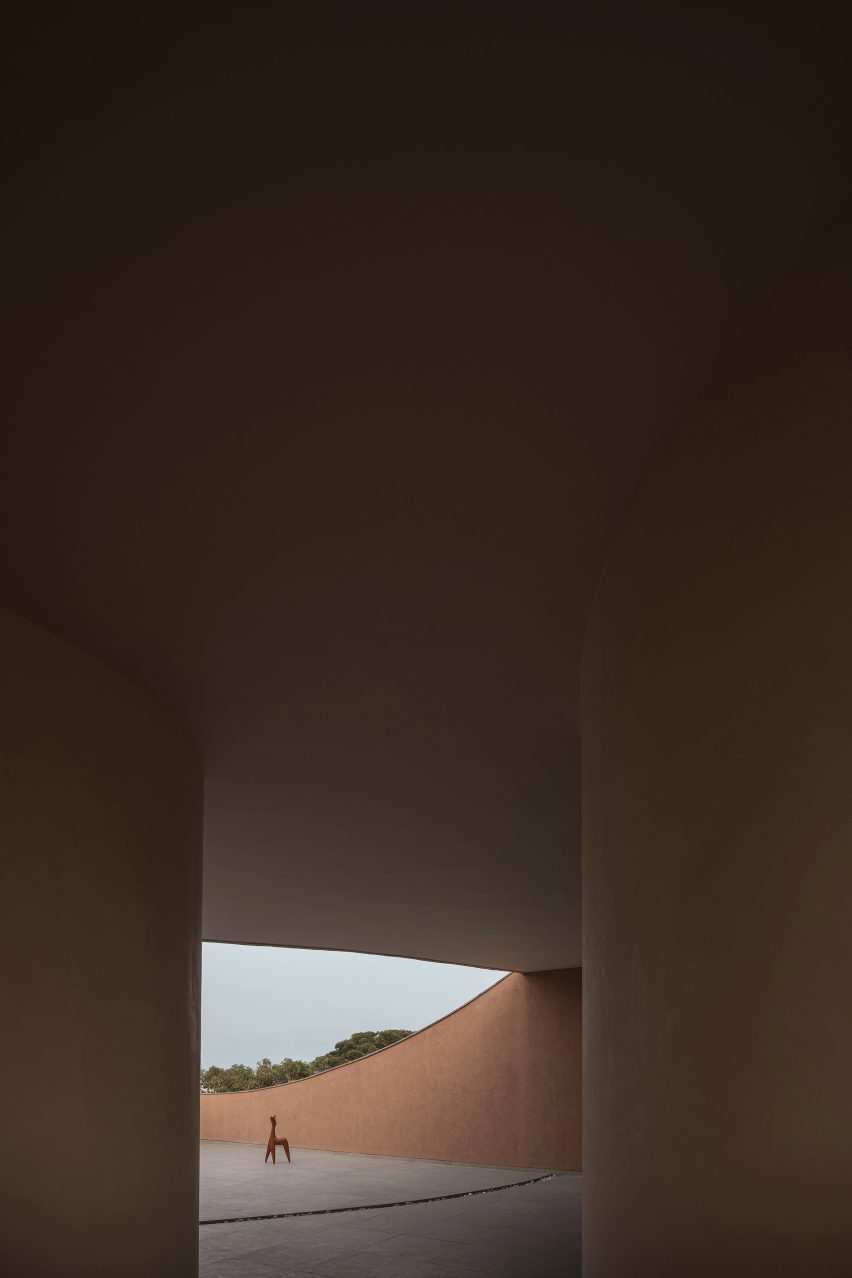 LJ House by Studio Saransh