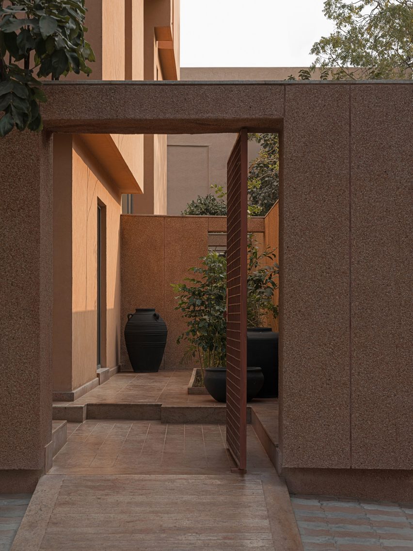 LJ House by Studio Saransh