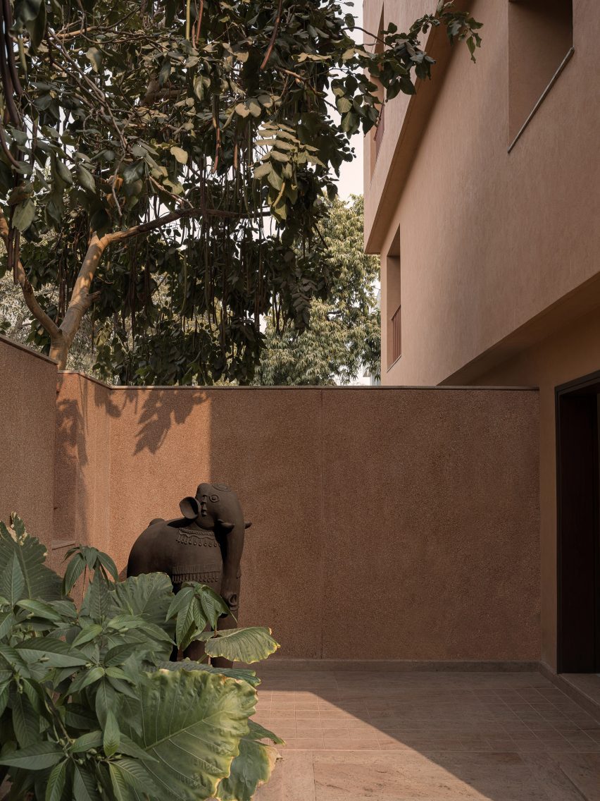 LJ House by Studio Saransh