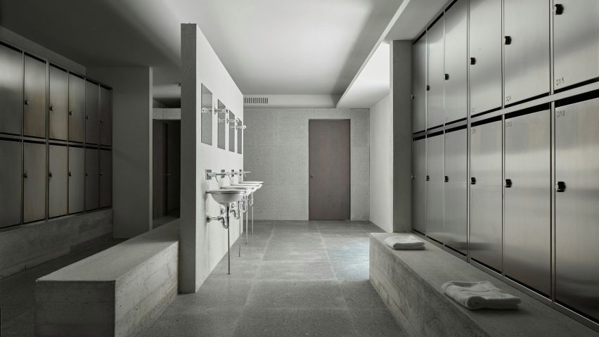 Factory changing rooms in San Sebastian by Ortega Diago