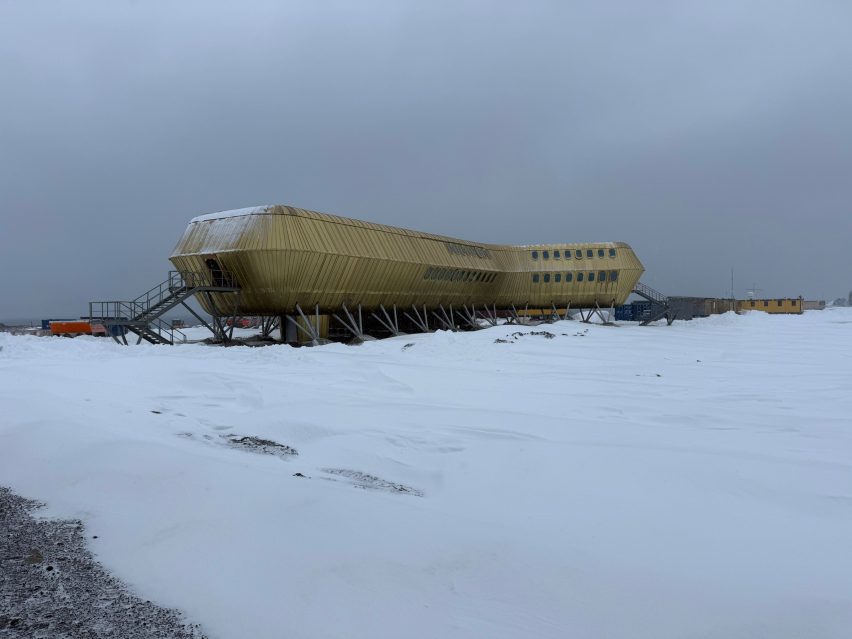 Polish Antarctic Station by Kurylowicz and Architects