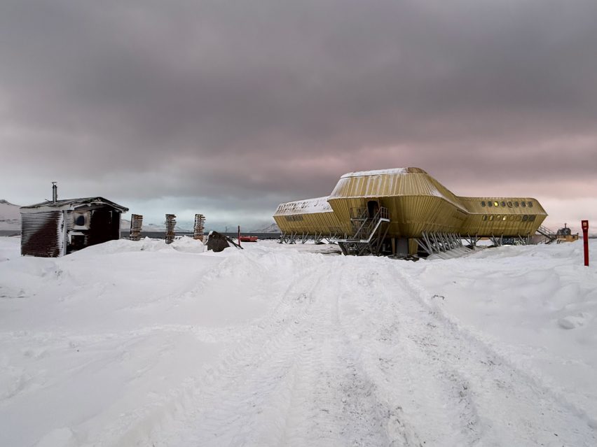Polish Antarctic Station by Kurylowicz and Architects