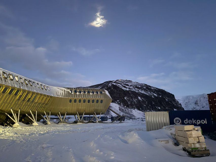 Polish Antarctic Station by Kurylowicz and Architects