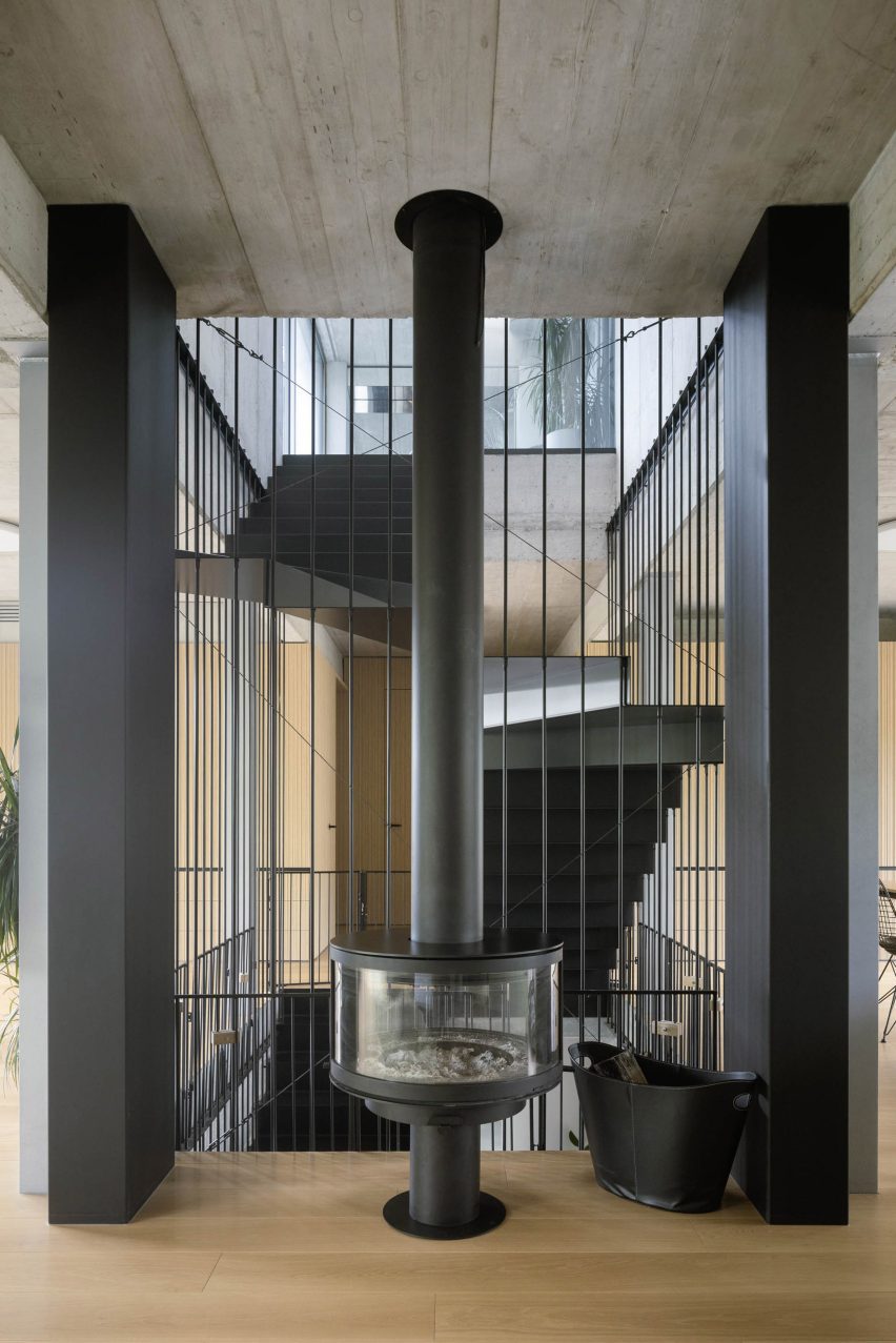 RDH by Cechvala Architects Slovakia dark staircase