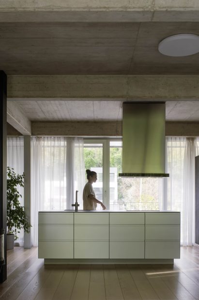 Kitch with built-in island