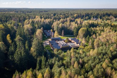 Sanctum nature retreat by Arches