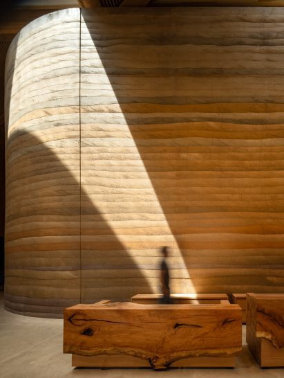 Textured walls in presidential library