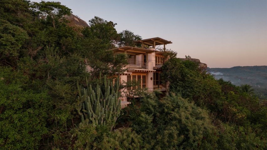 Casa Diez Pies by Studio Font