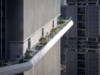 KPF wraps China skyscraper in one-kilometer-long "landscape ribbon" comments update