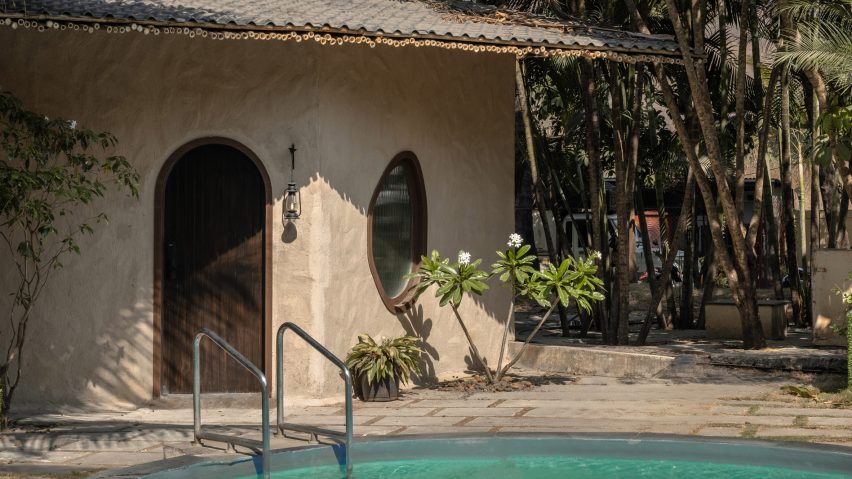 The Earthen Retreat by AKSH Architects