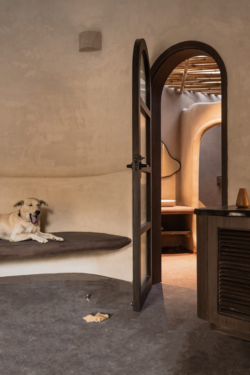 The Earthen Retreat by AKSH Architects